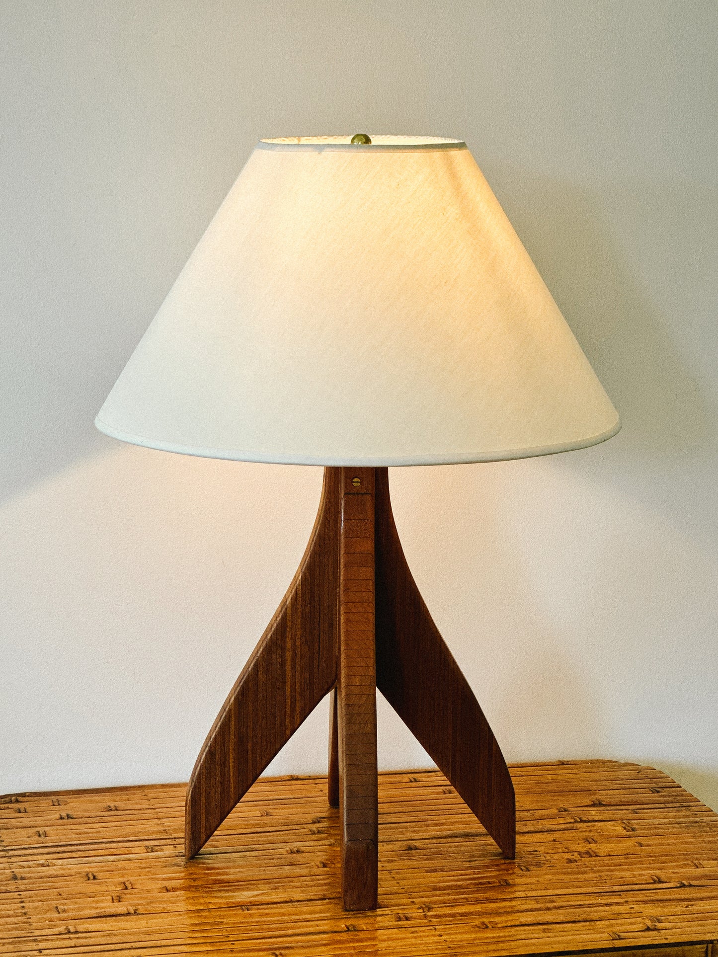 20th C. FOUR PRONGED WOODEN TABLE LAMP, Denmark