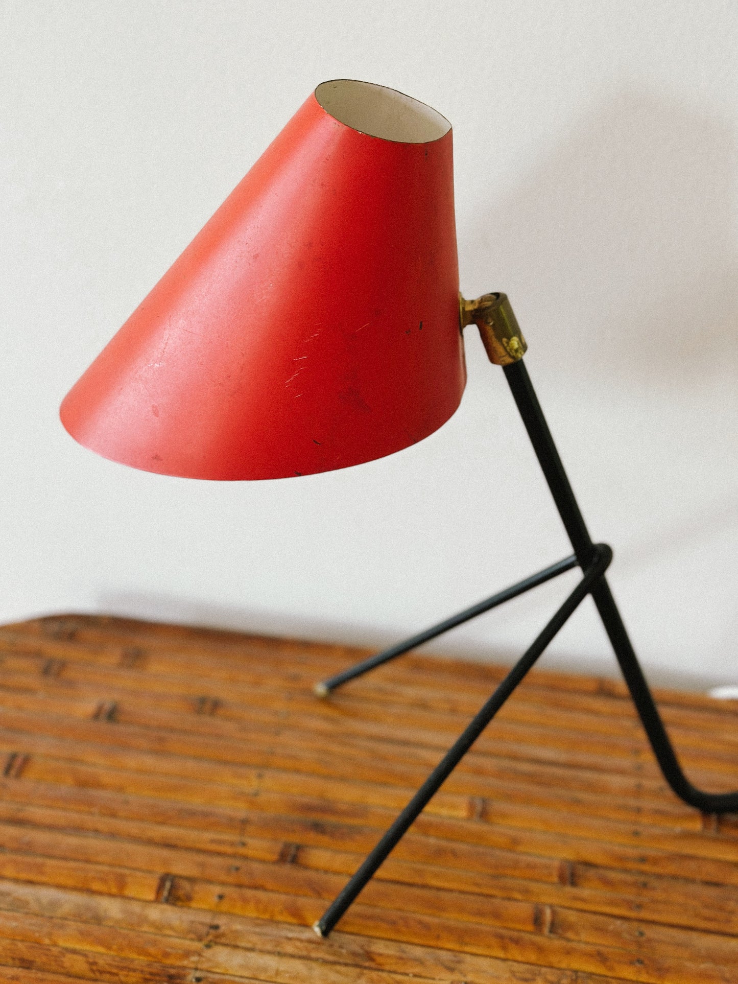 AJH 1950s RED MODERNIST TABLE LAMP, Sweden