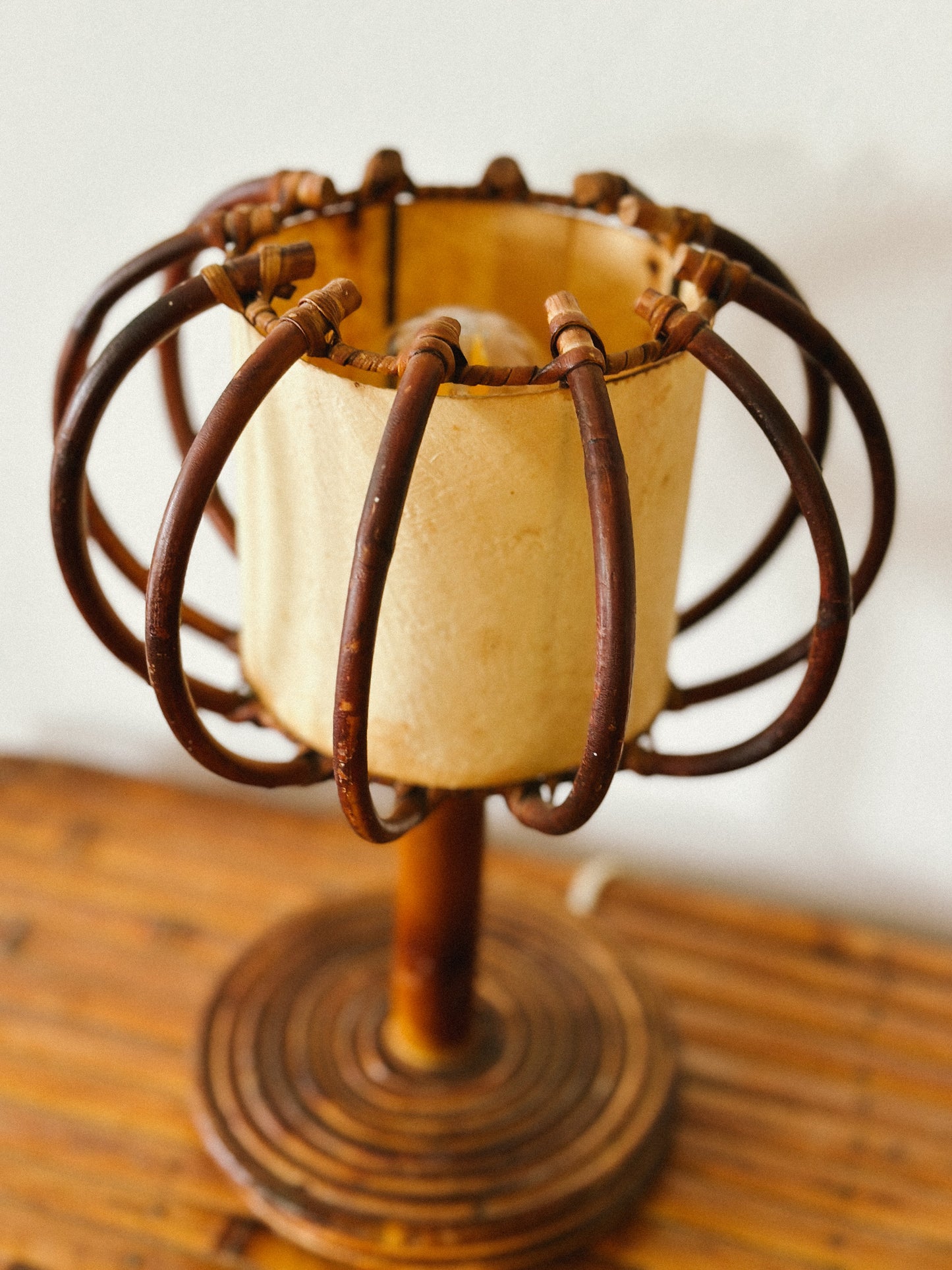 1960s PETITE RATTAN TABLE LAMP ATTRI. LOUIS SOGNOT, France