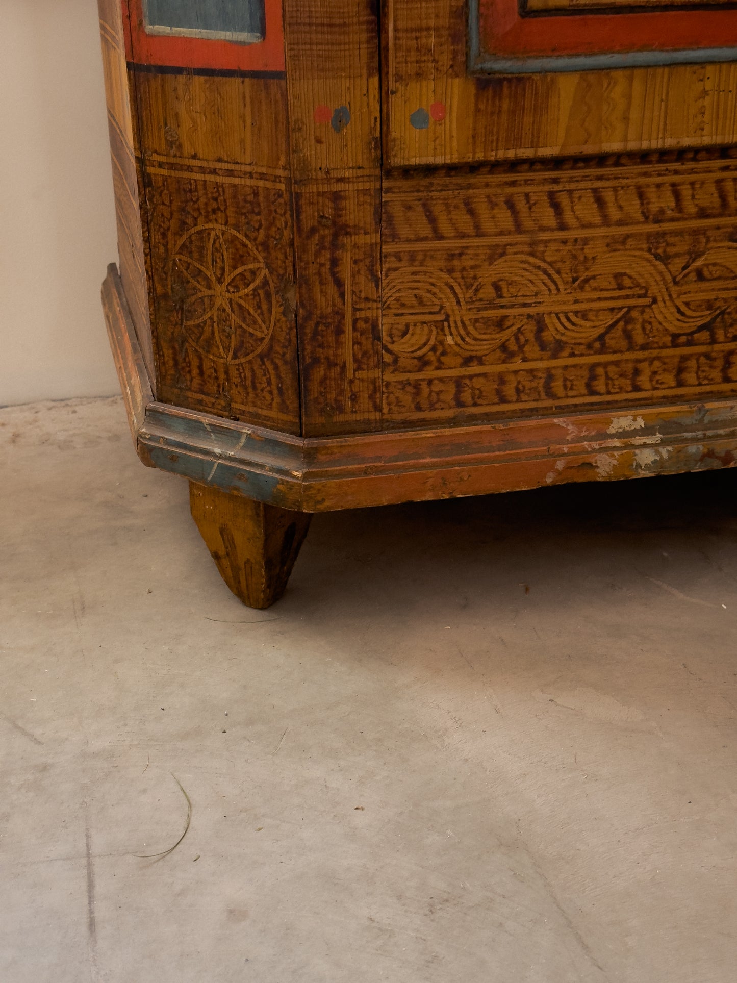 Early 18th Century Folk-Painted Cupboard of German Provenance c. 1825