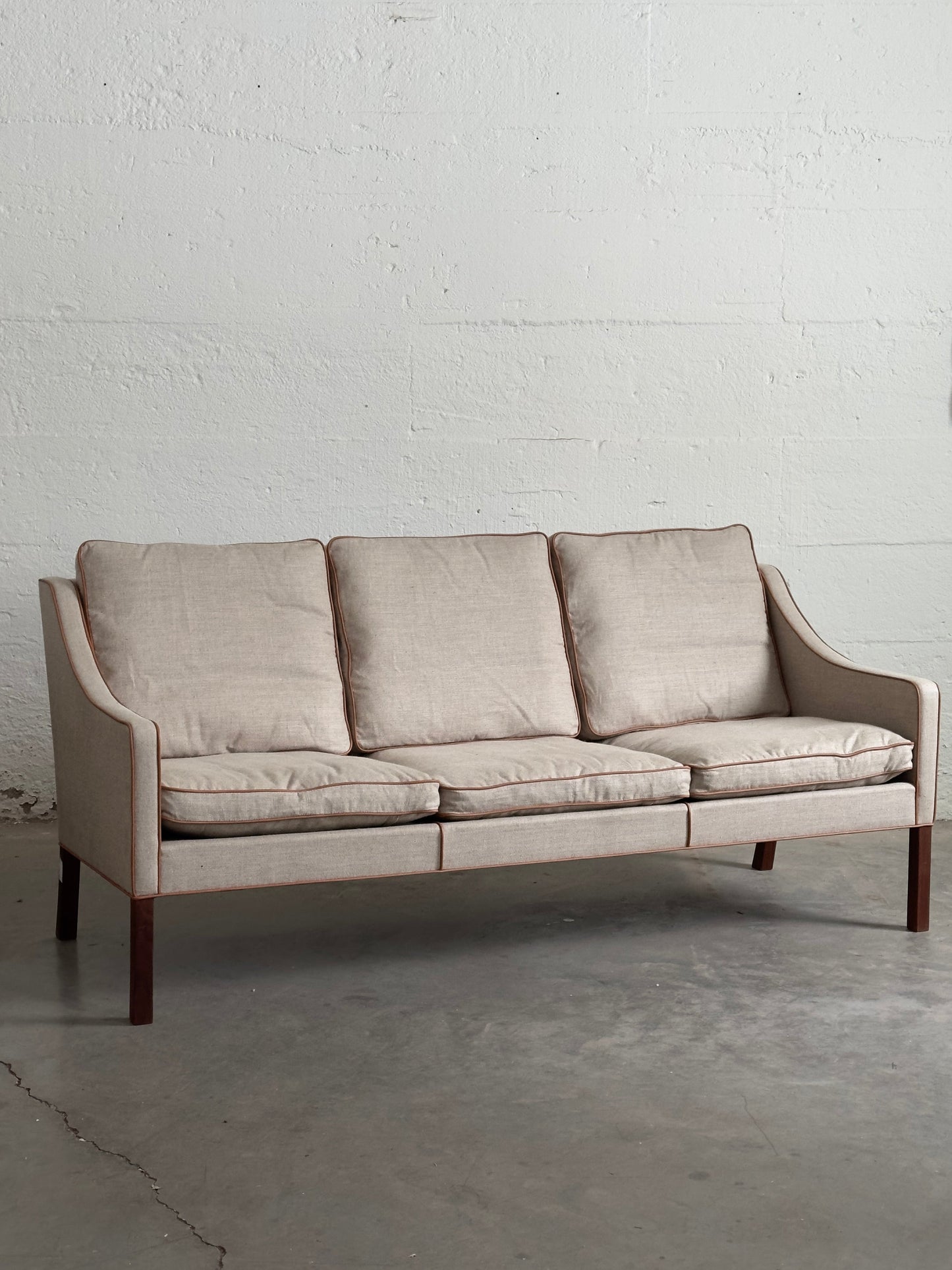 Børge Mogensen Three-Seater Sofa, Model 2209, Linen Upholstery c. 1970