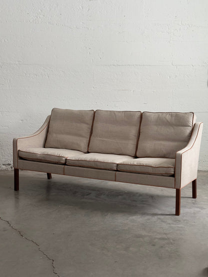Børge Mogensen Three-Seater Sofa, Model 2209, Linen Upholstery c. 1970