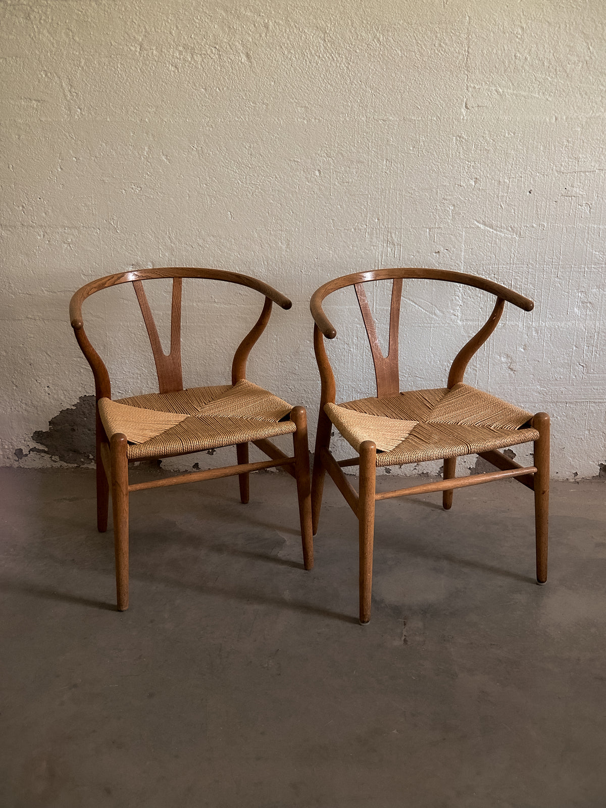 Hans Wegner Oak Wishbone Chairs for Carl Hansen & Søn, Pair, c. 1970