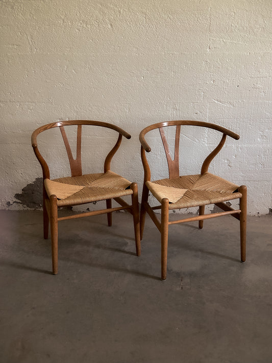 Hans Wegner Oak Wishbone Chairs for Carl Hansen & Søn, Pair, c. 1970
