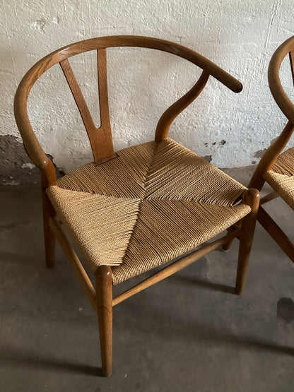 Hans Wegner Oak Wishbone Chairs for Carl Hansen & Søn, Pair, c. 1970