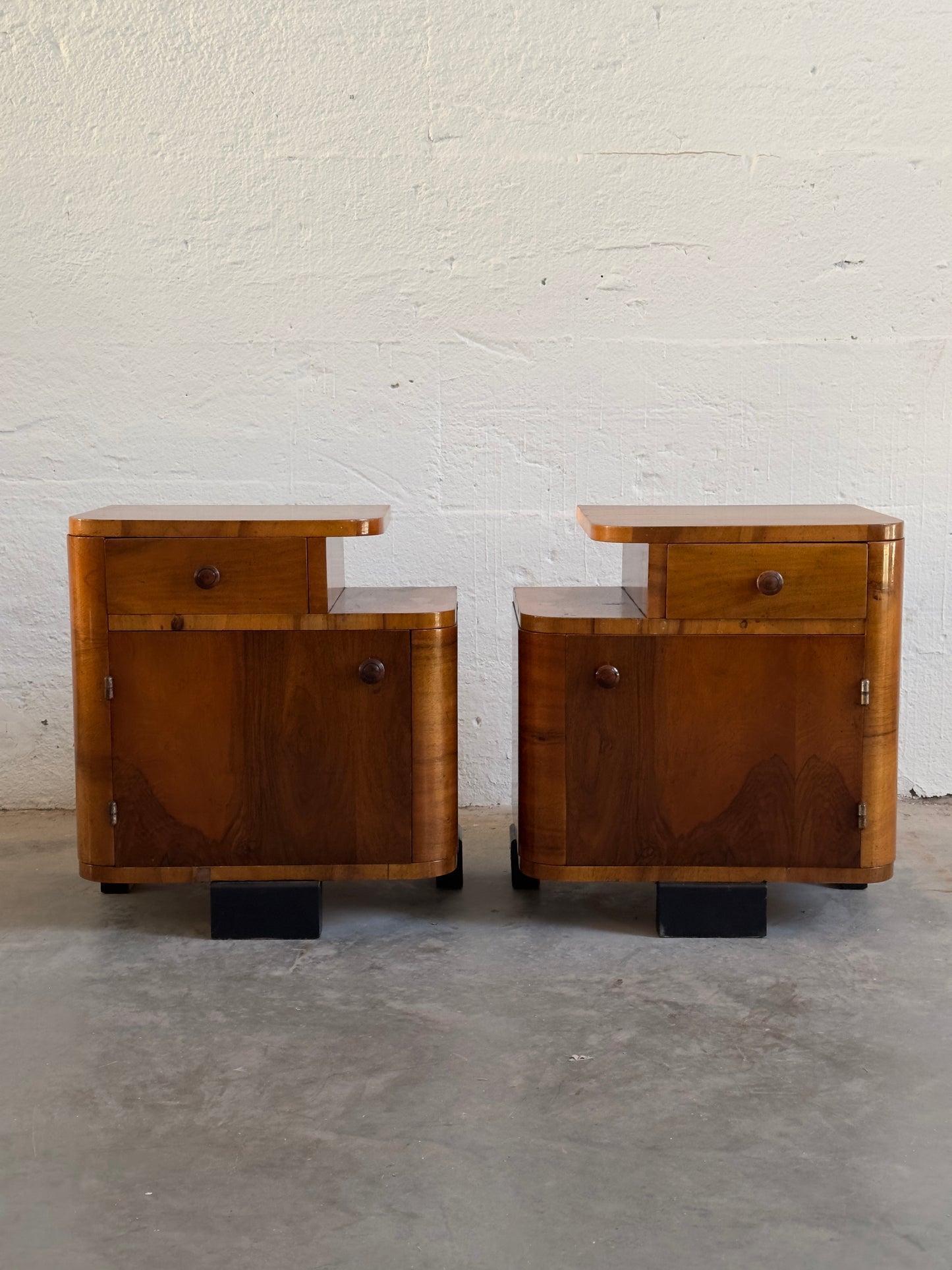 Pair of Art Deco Walnut-Veneered Bedside Tables, 20th C.