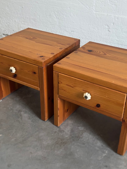 Pair of 1970s Scandinavian Modern Pine Bedside Tables c. 1970